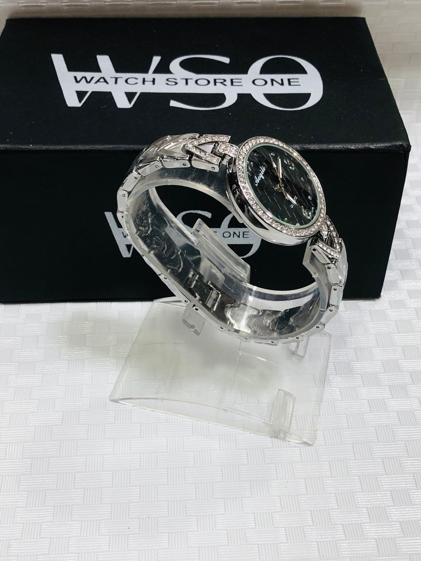 Women watch silver black