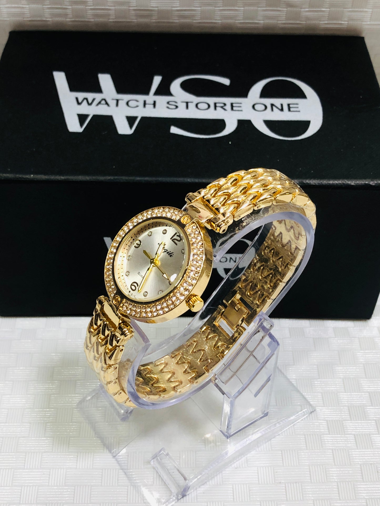 Women premium diamond gold white watch