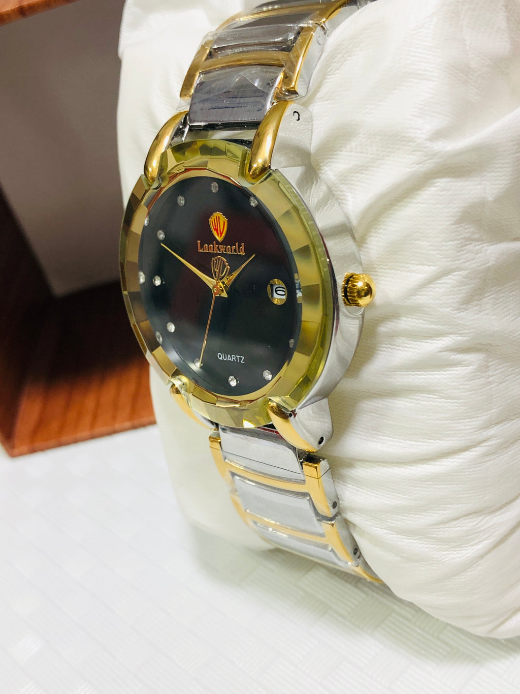 DIAMOND GLASS WATCH ORIGNAL