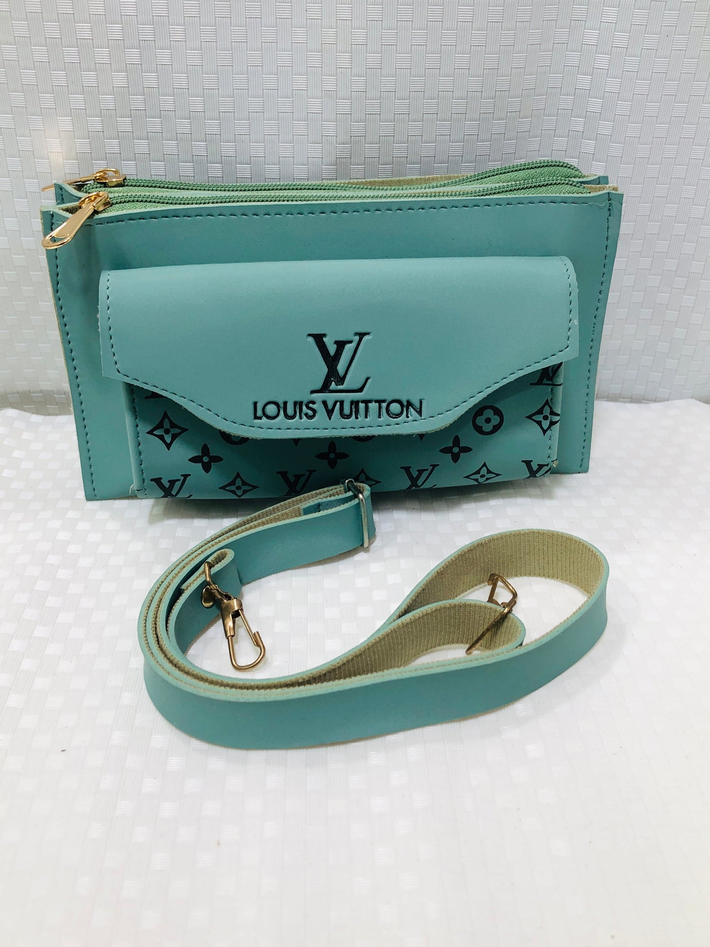 LV Hande Pouches C Green