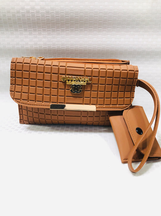 Chanel Hand Clutch > Camel