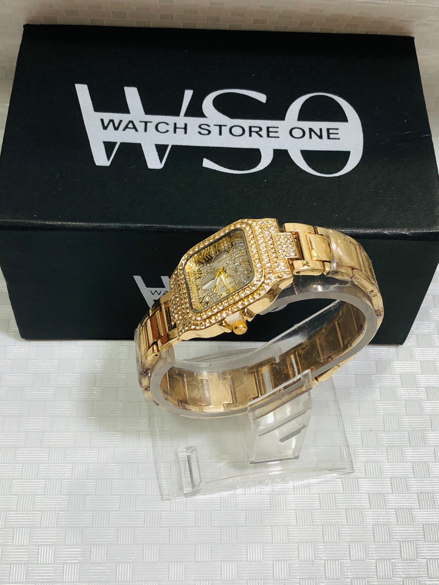 Mema female Gold