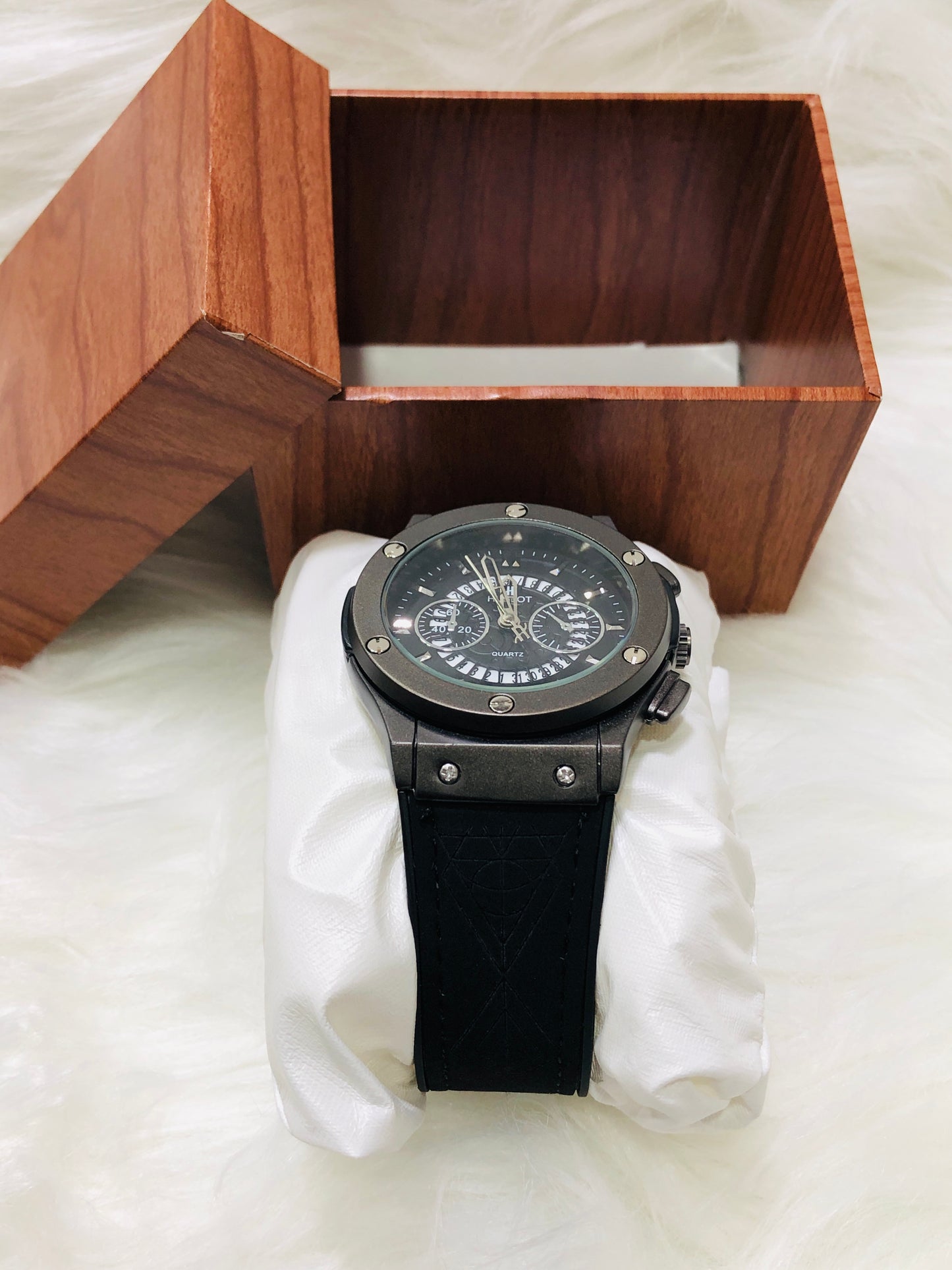 Hublot Strap Date Watch