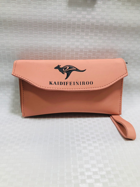 Women Hand clutch >pink