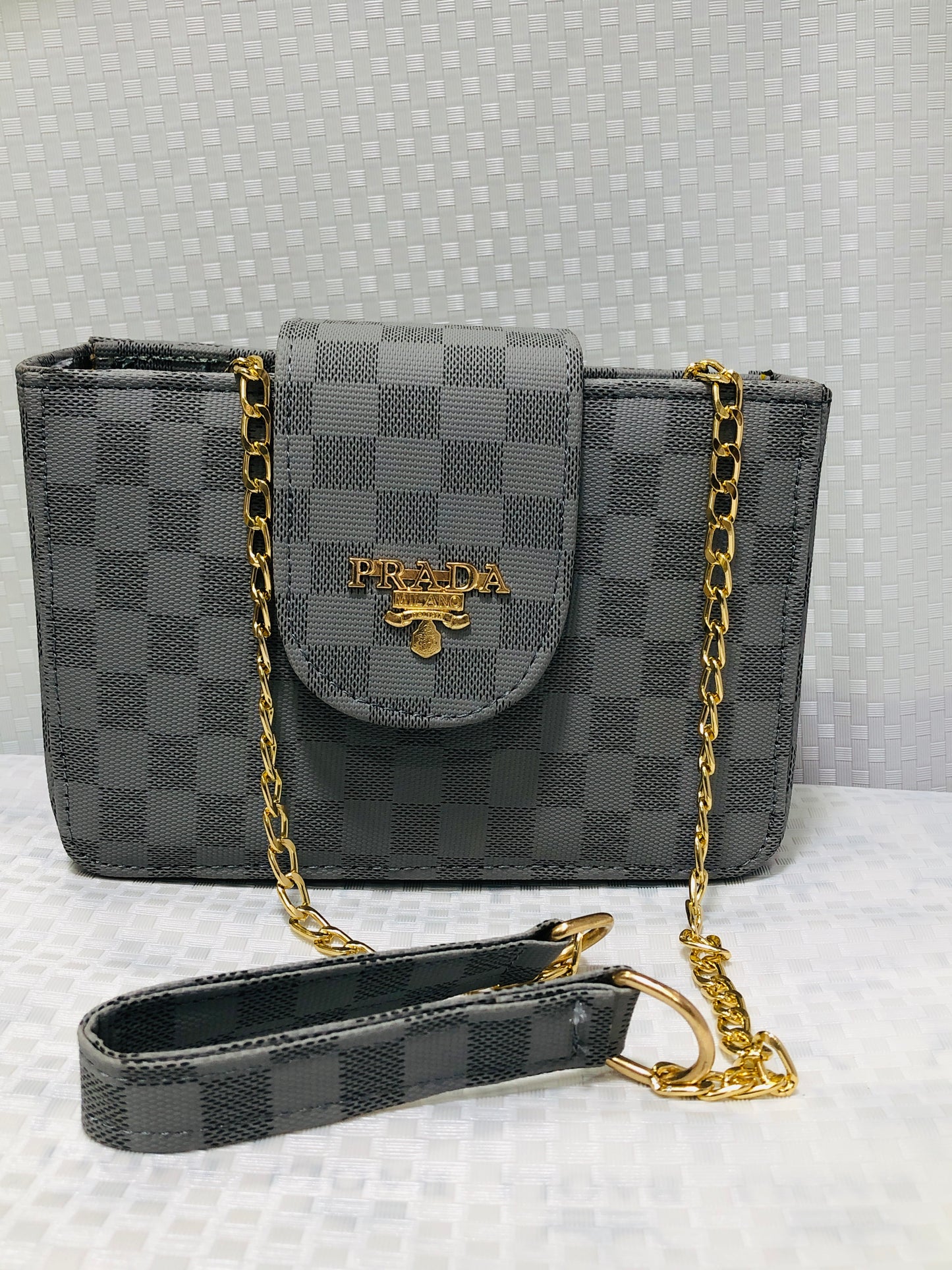 HANDE BAGS