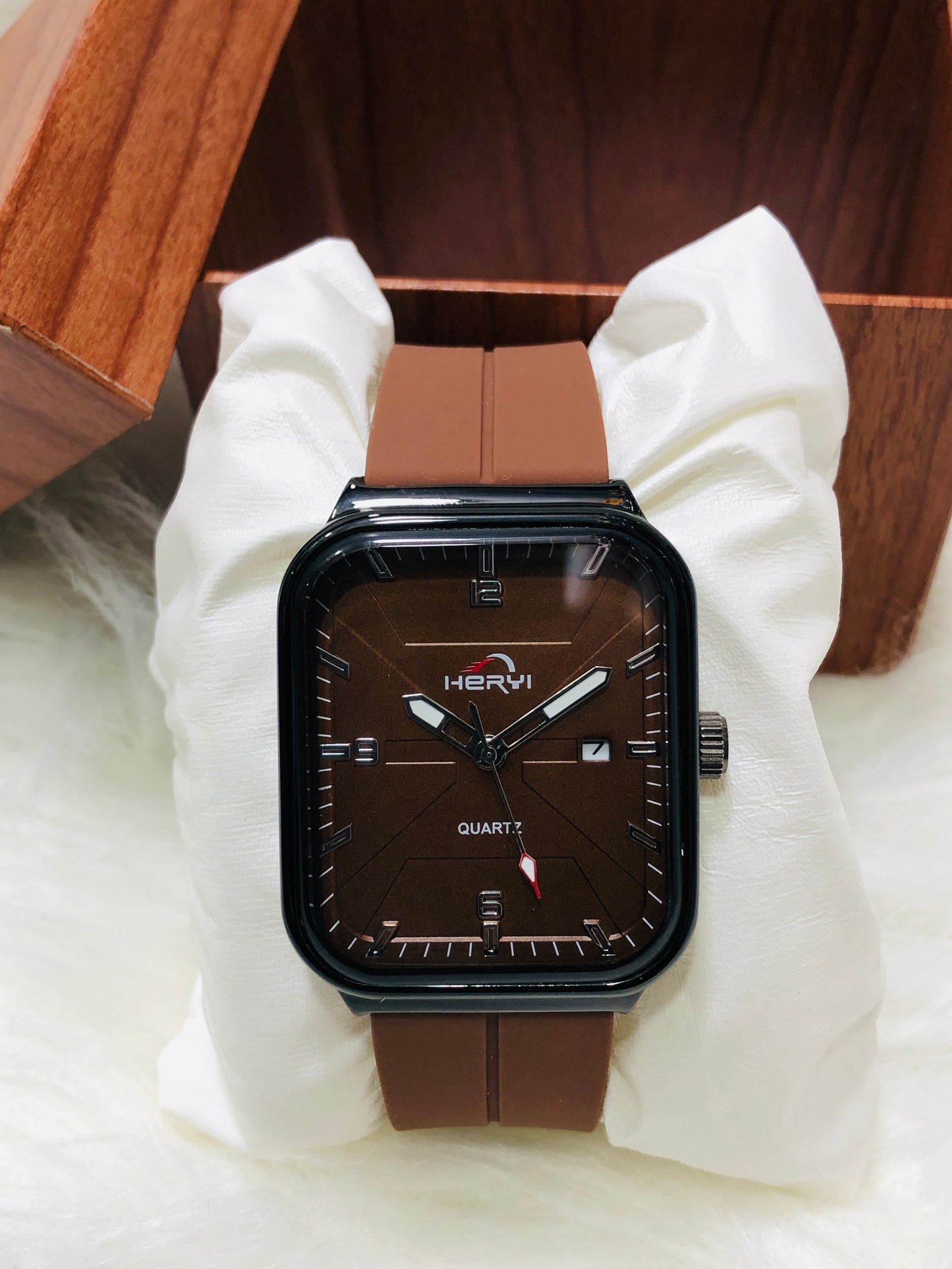 HERYI MAGNET STRAP WATCH