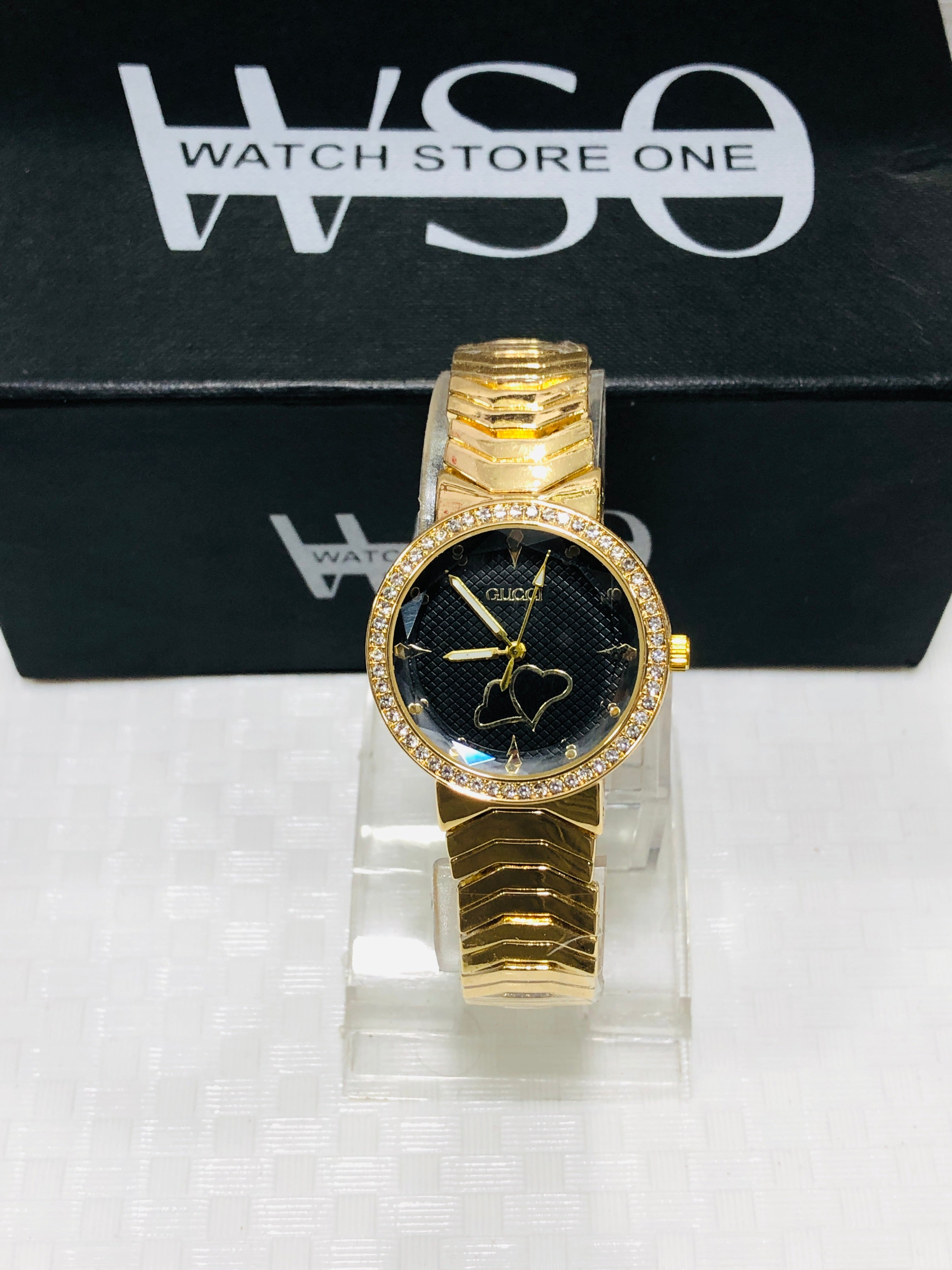 Gucci women watch Gold black