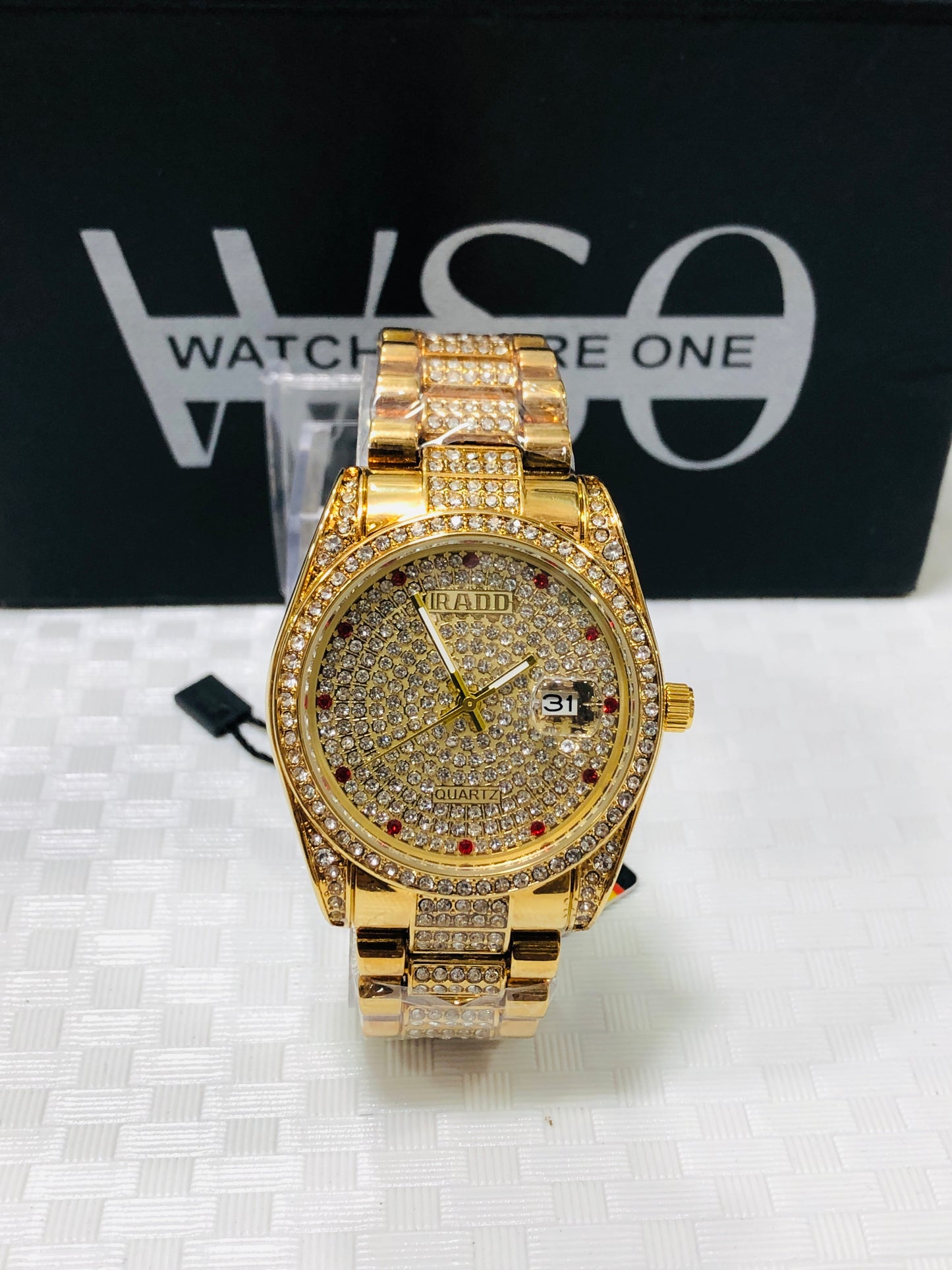 Luxury Tow Tone Iced-Out Men’s Wrist Watch – Fully Diamond-Styled Quartz Timepiece 💯% water proof
