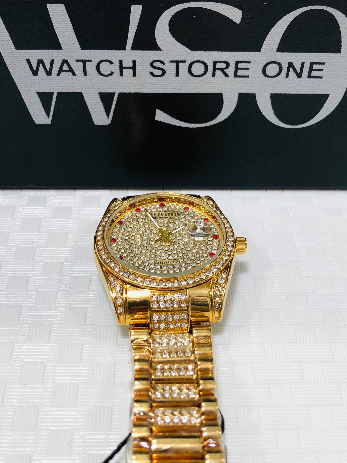 Luxury Tow Tone Iced-Out Men’s Wrist Watch – Fully Diamond-Styled Quartz Timepiece 💯% water proof