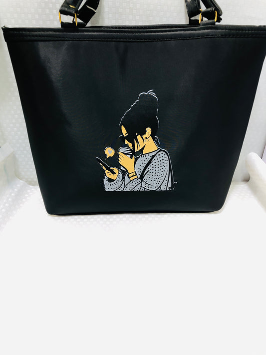Womens Shoulder Bag with Artist Design >Black