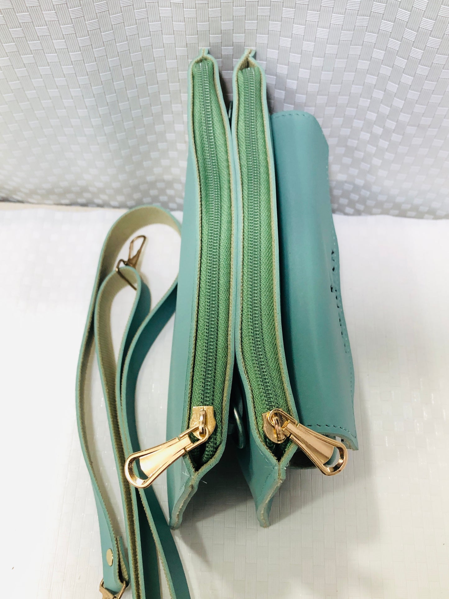 LV Hande Pouches C Green