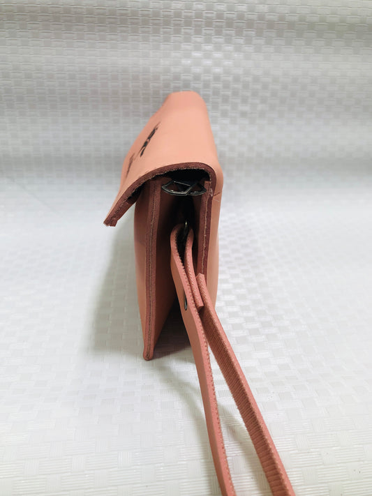 Women Hand clutch >pink