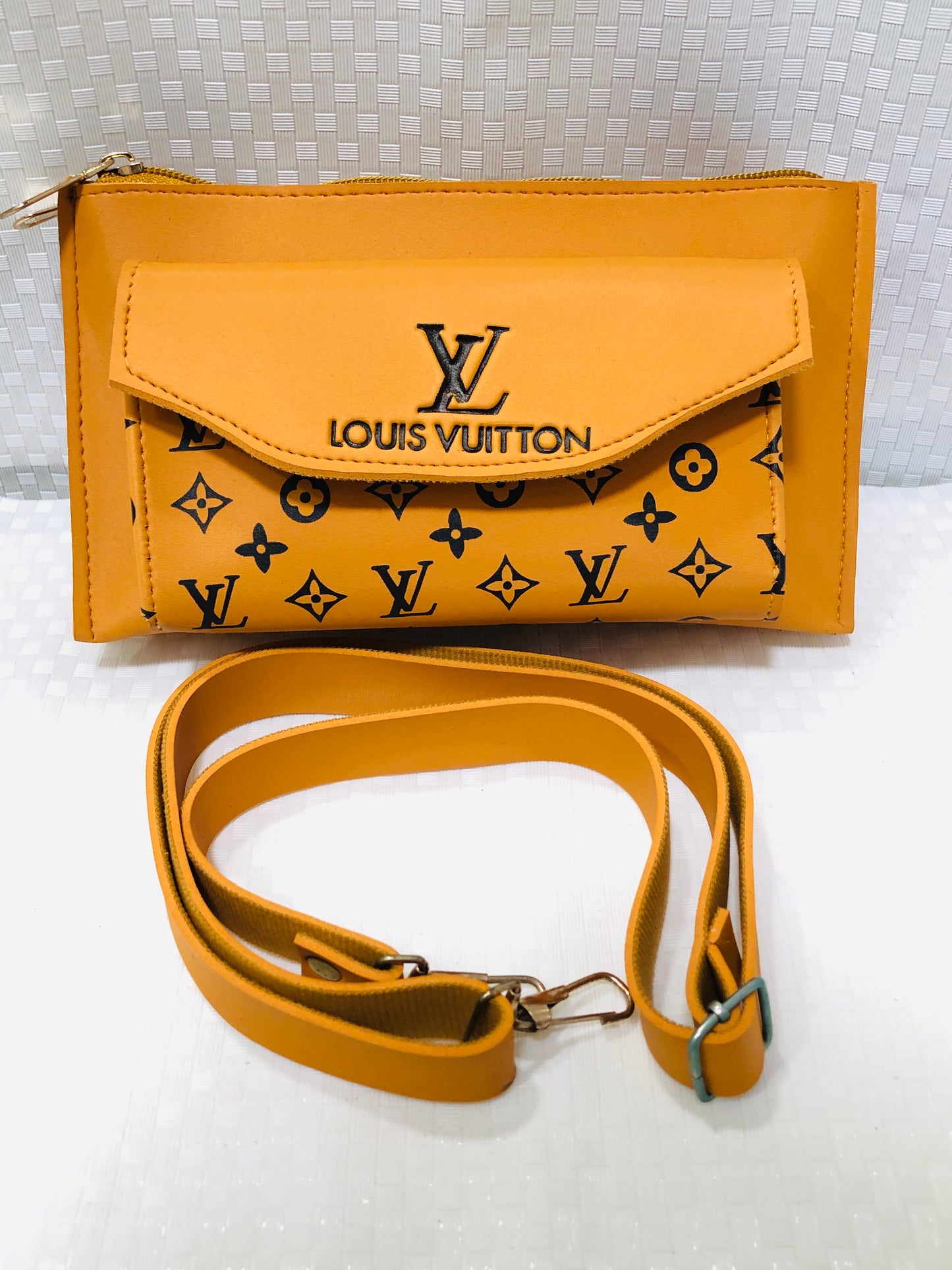 LV Hande pouches Mustard