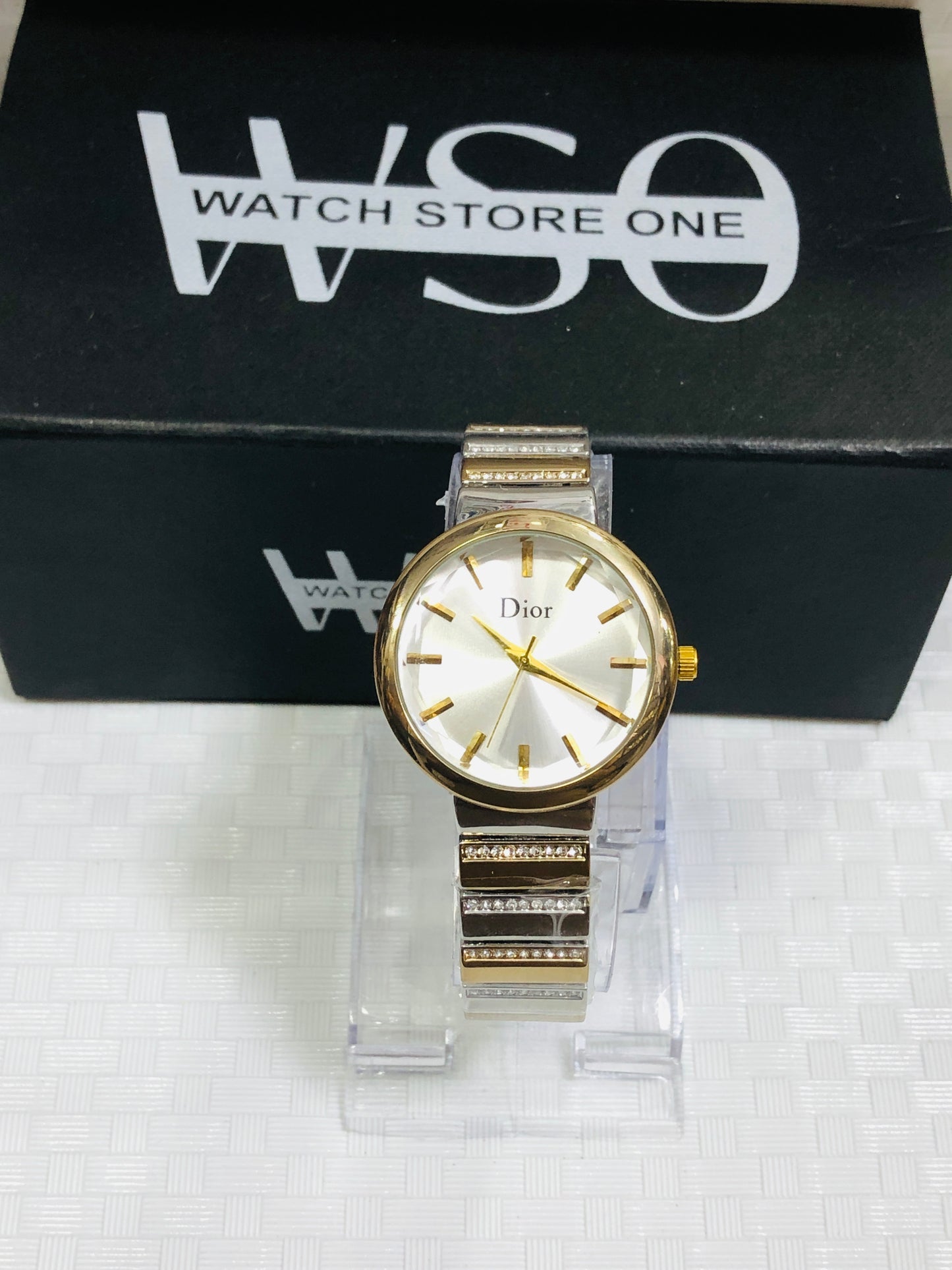 Dior Female watch tt gold white