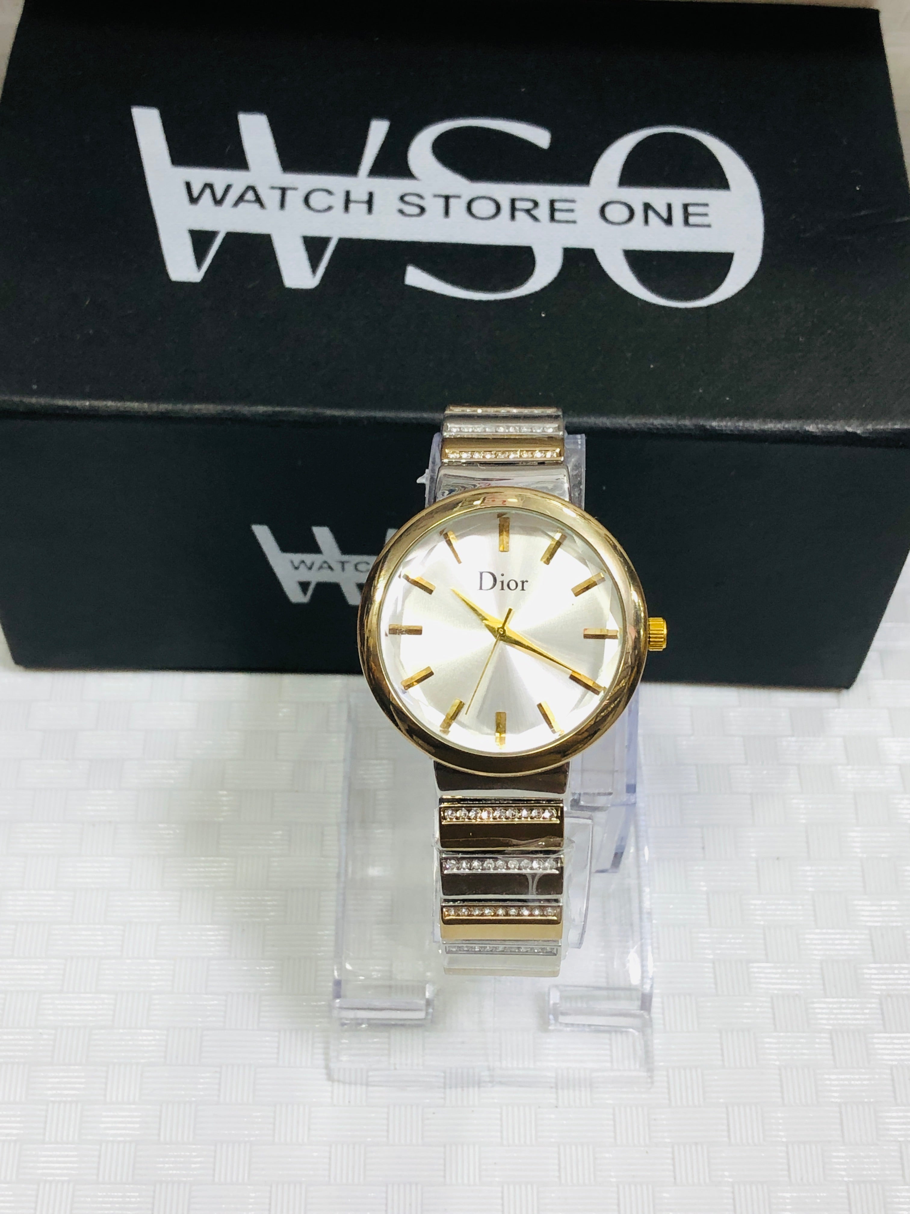 Dior Female watch tt gold white