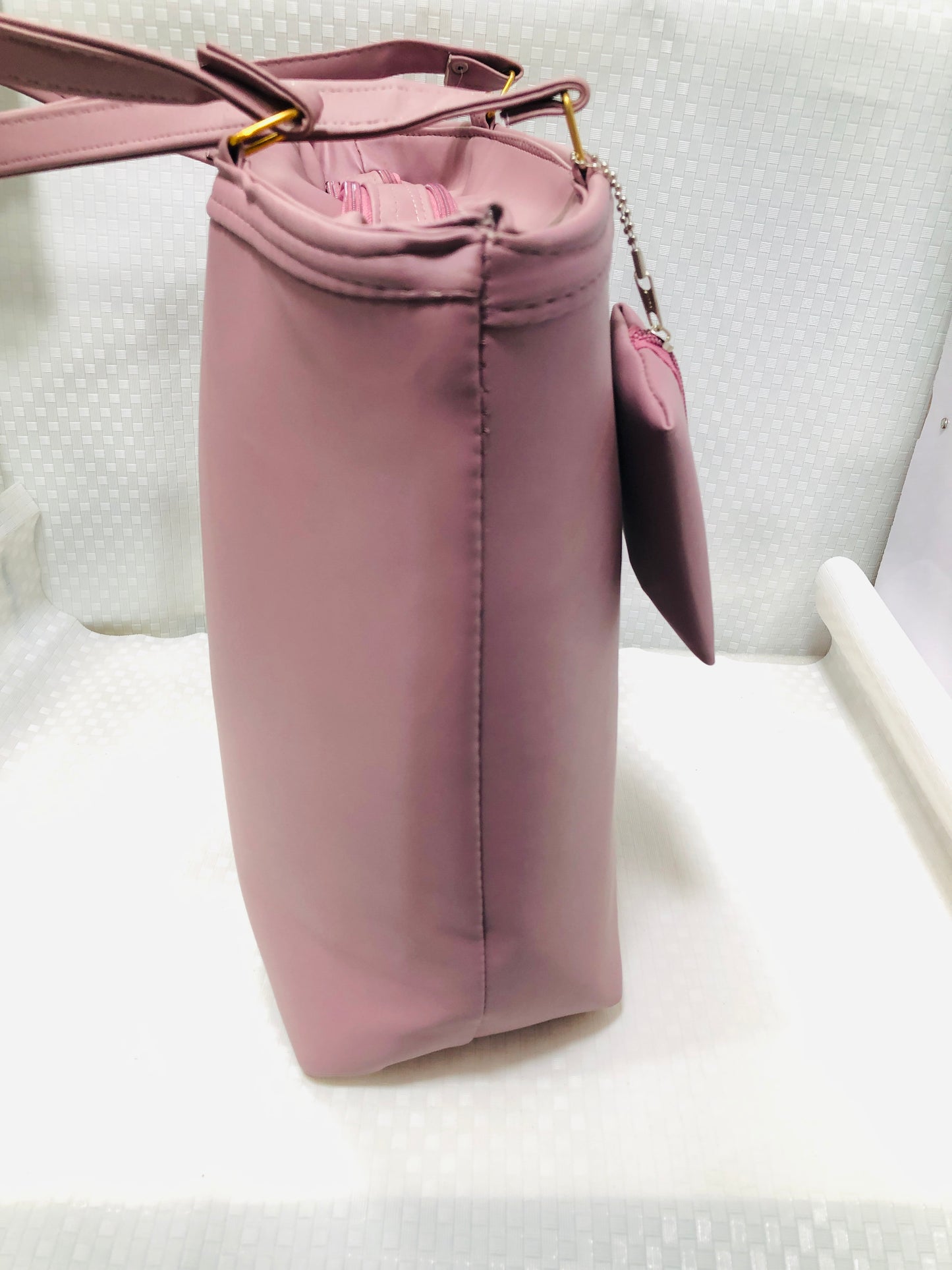 Womens Shoulder Bag with Artist Design >TPink