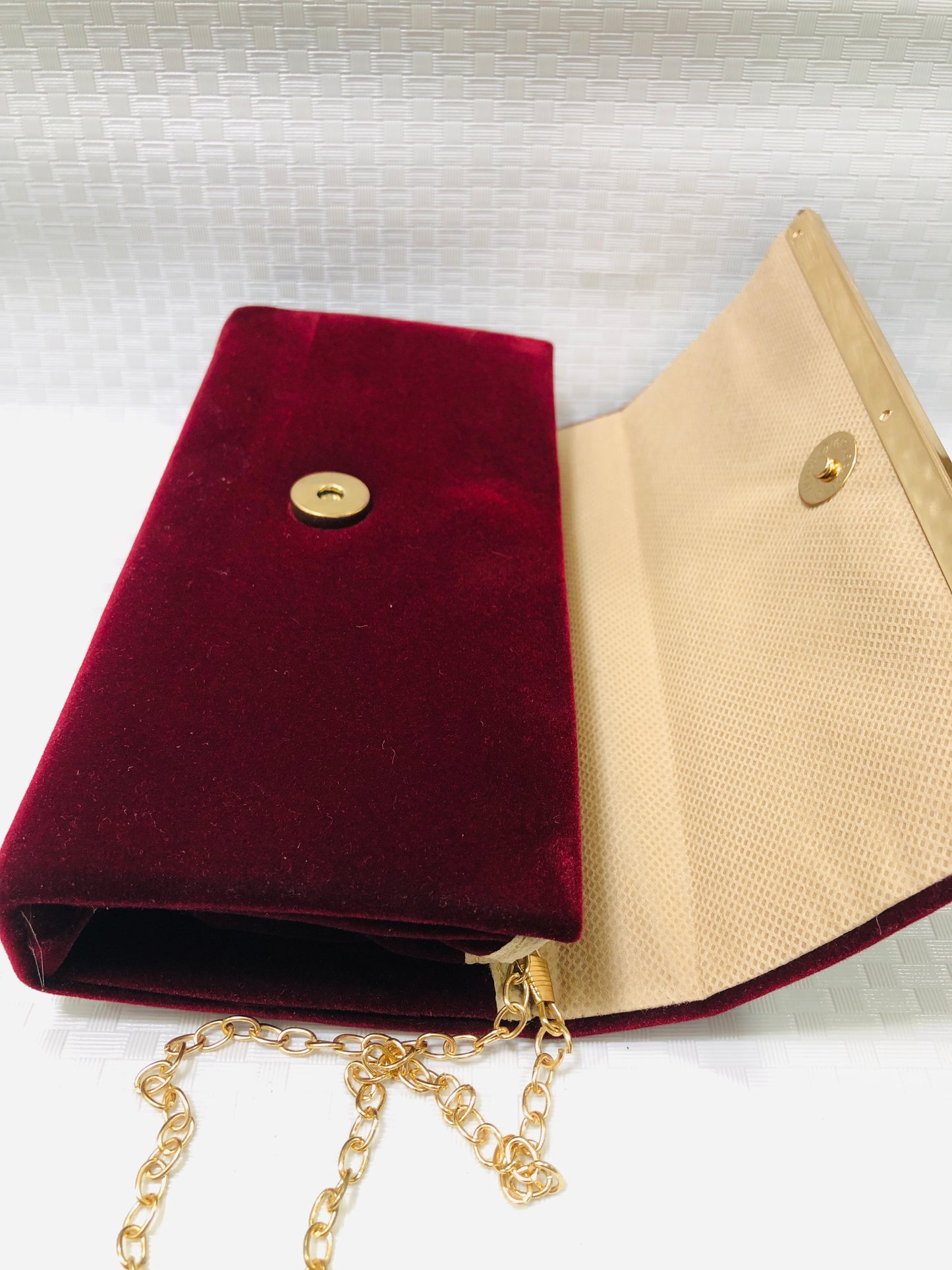 Velvet Premium Hand Clutch >Mehroon