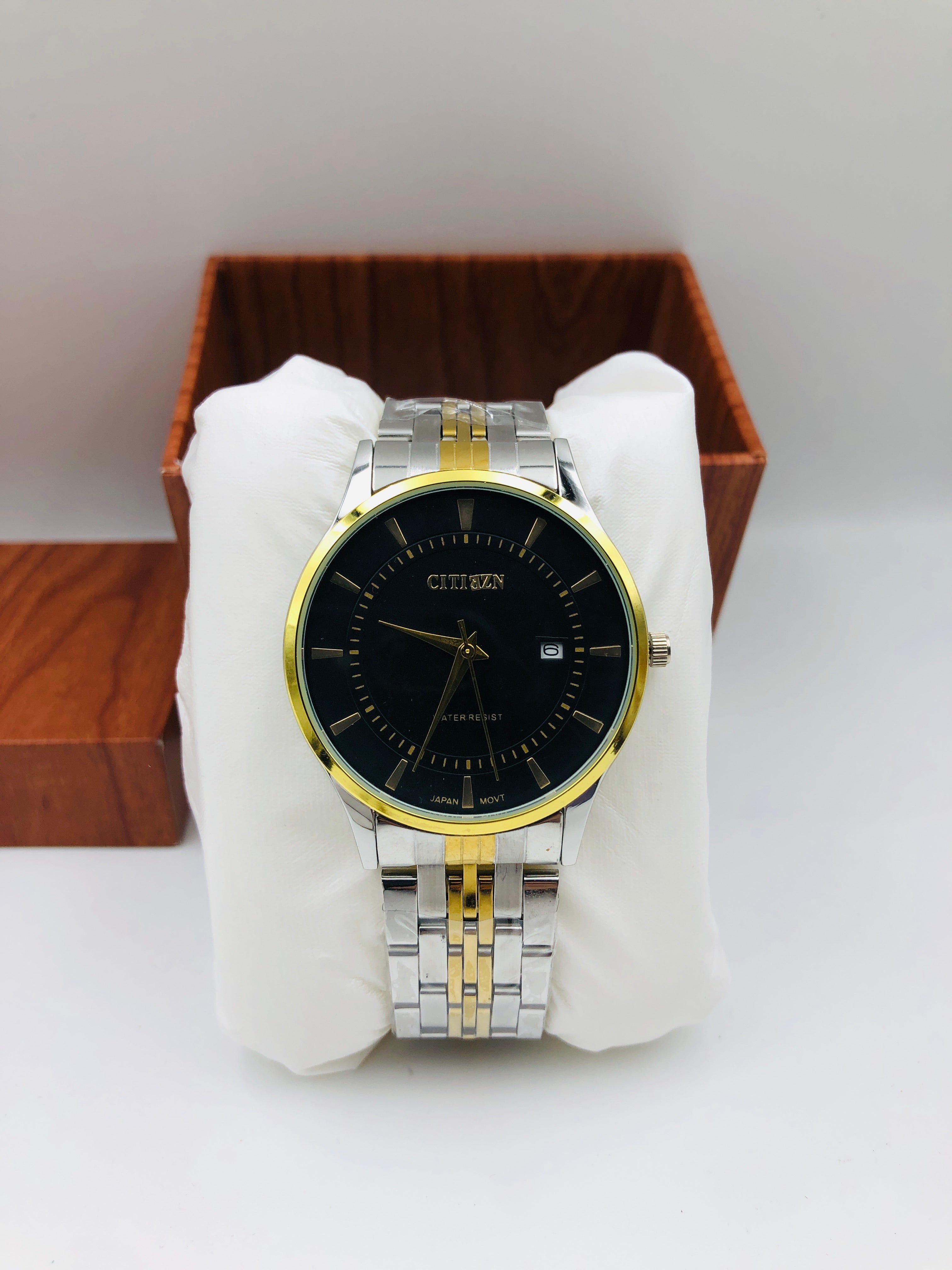 Citizen Quartz - Article # 812 - Two Tone - Black Dial