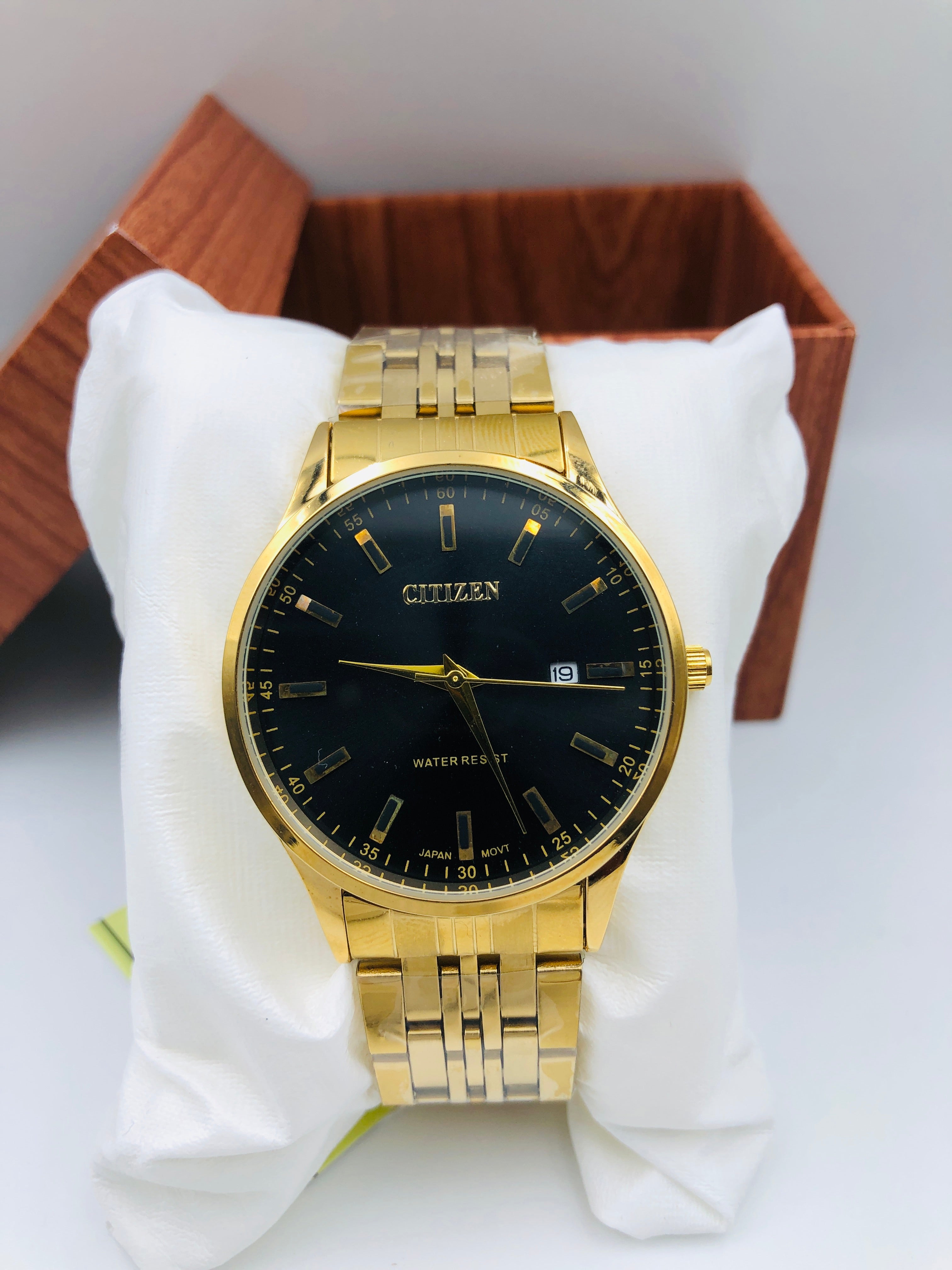 Citizen Quartz - Article # 815 - Golden - Black Dial